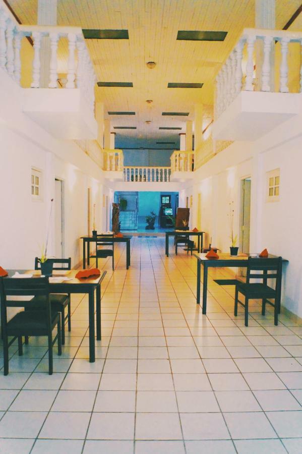 Oasis Skybeach Hostel - Νεγκόμπο Εξωτερικό φωτογραφία